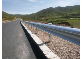 赤峰市公路波形护栏工程